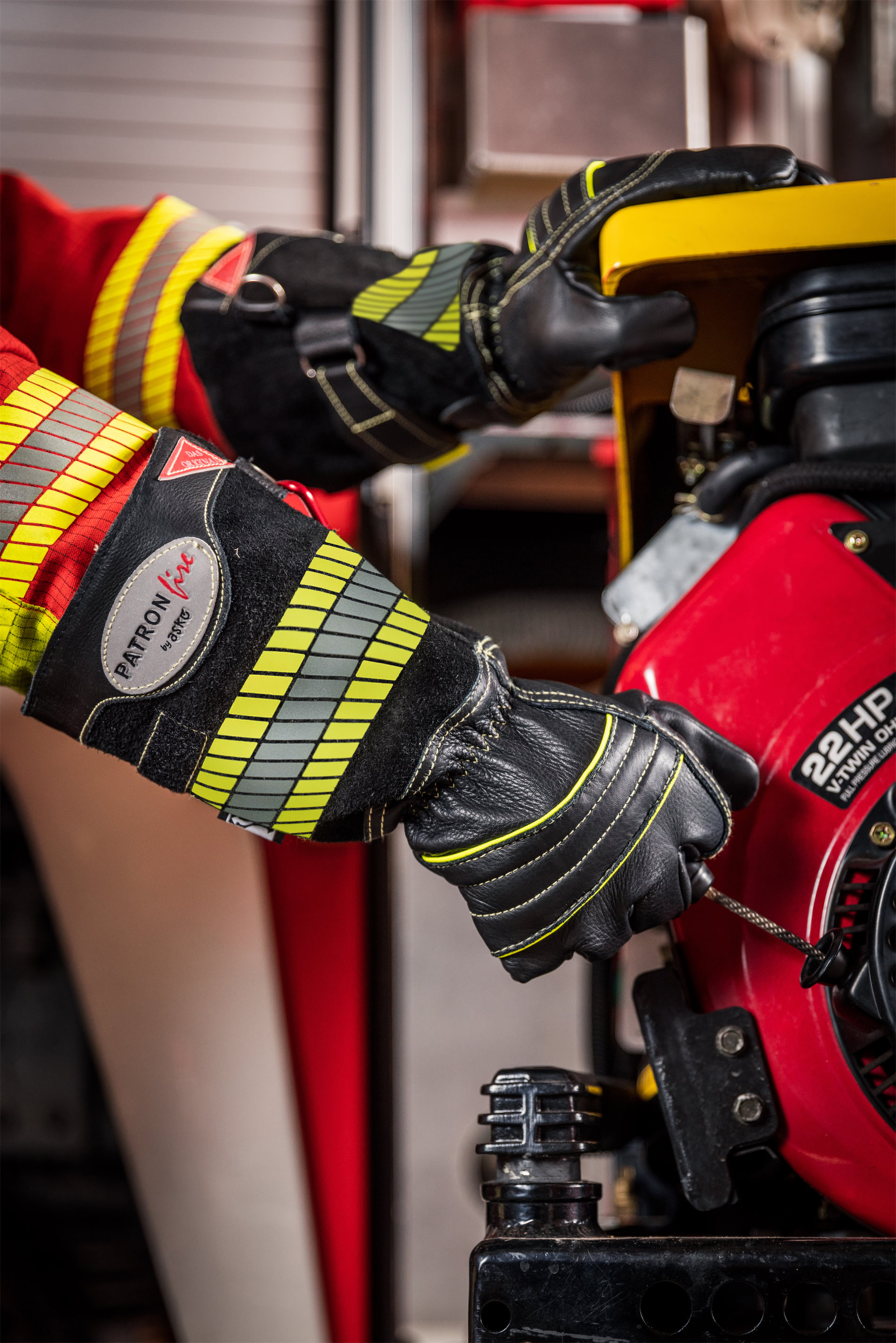 Askoe_Patron_fire_compr